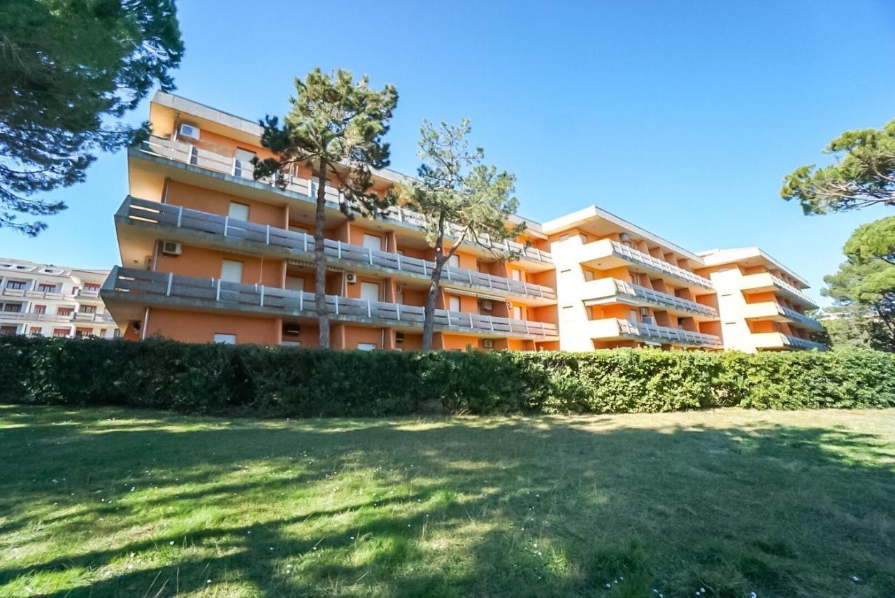 Condominio Atollo Bibione Bagian luar foto